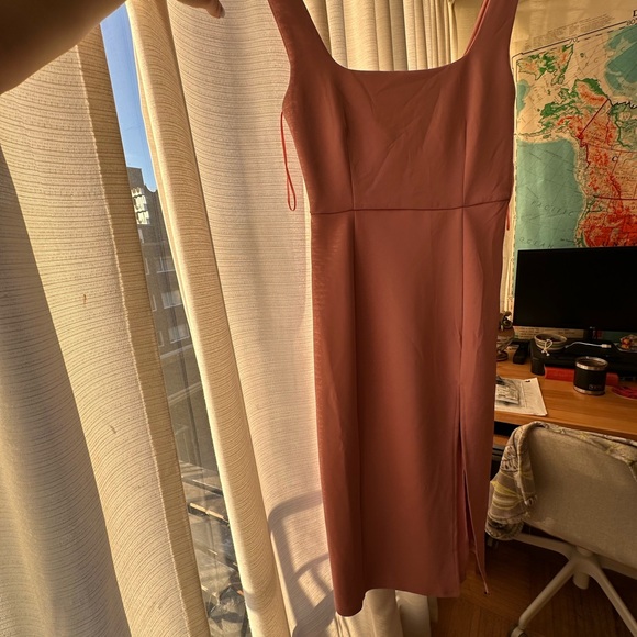 NWT Showpo dress in Rose - Picture 2 of 6